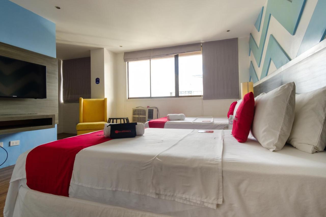 Reddoorz Plus @ Casino Street Makati Makati City Zewnętrze zdjęcie